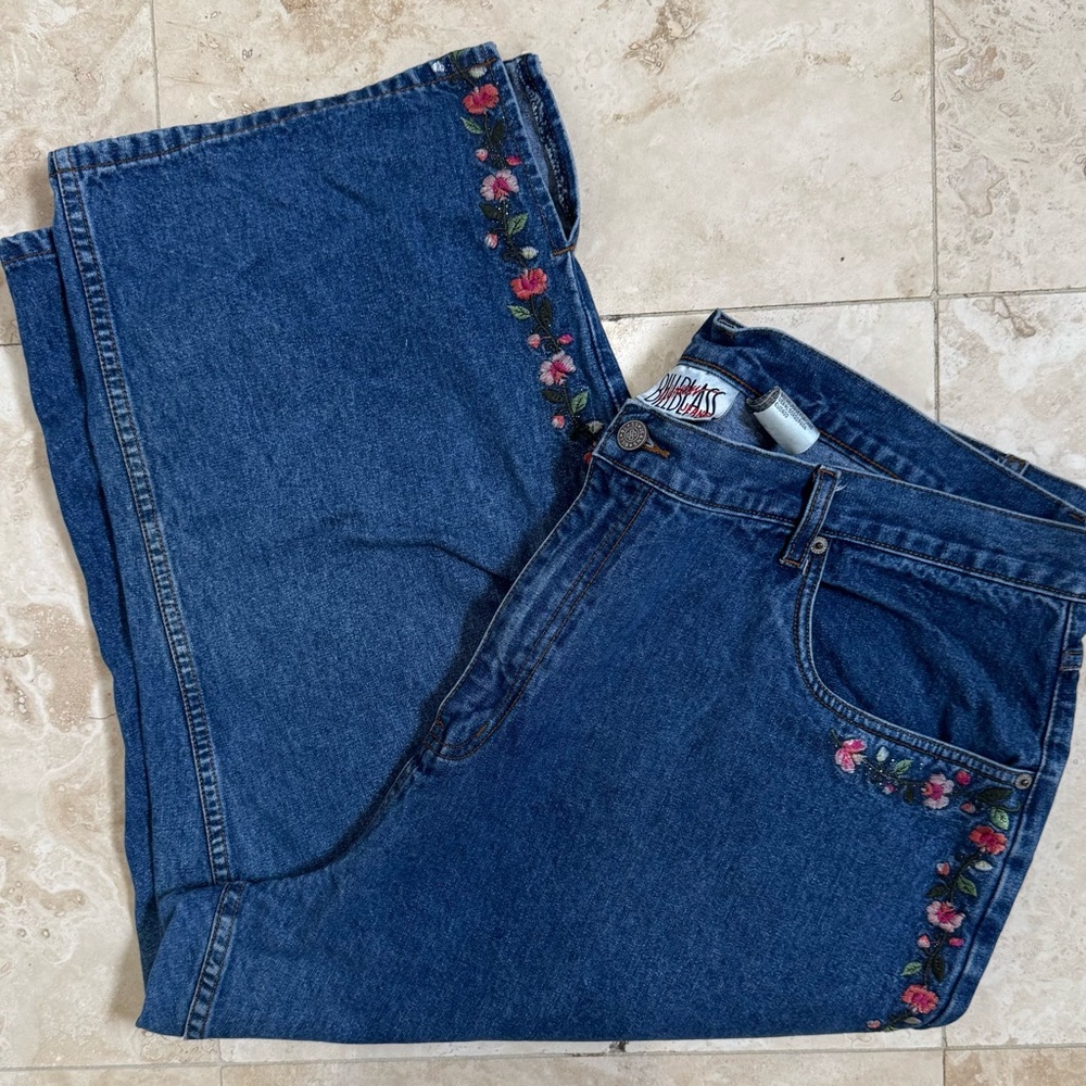 Bill Blass Embroidered Crop Capri Jeans